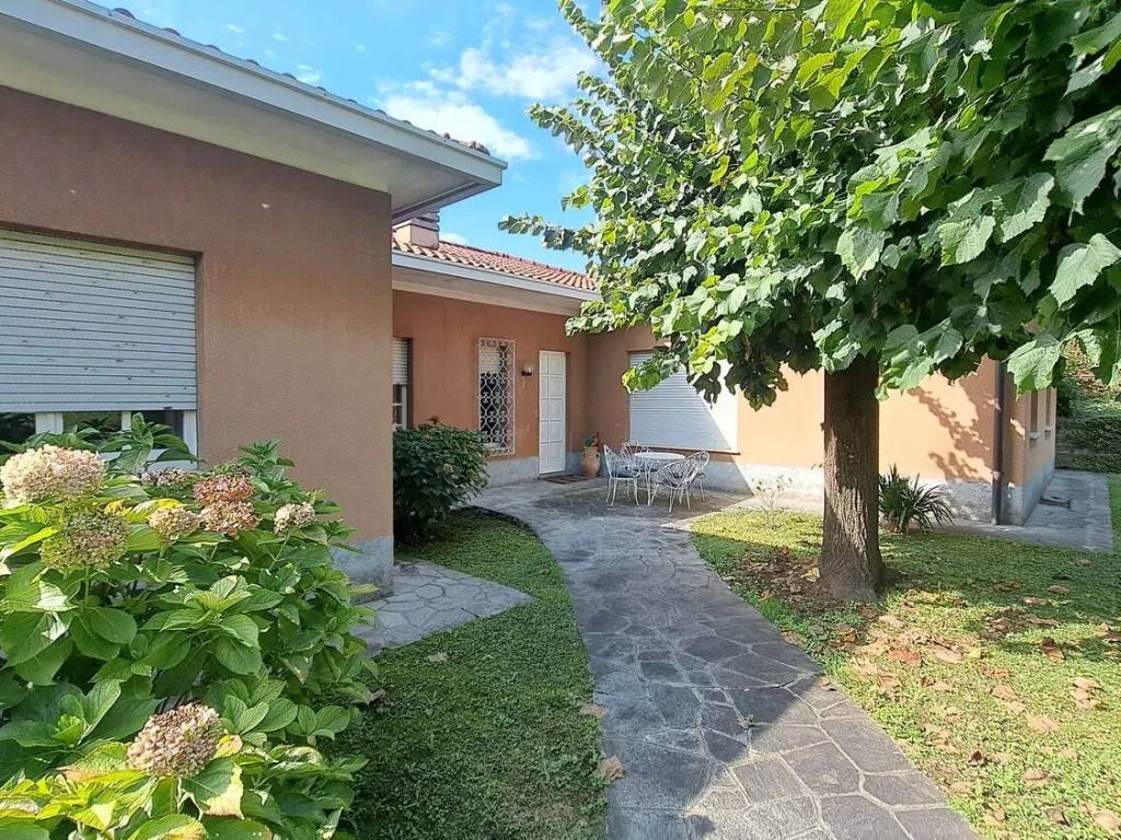 Villa a Erba in Via Biffi, 23 - Foto 5