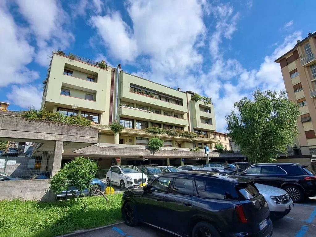 Appartamento a Erba in Via L. Majnoni, 7 - Foto 4