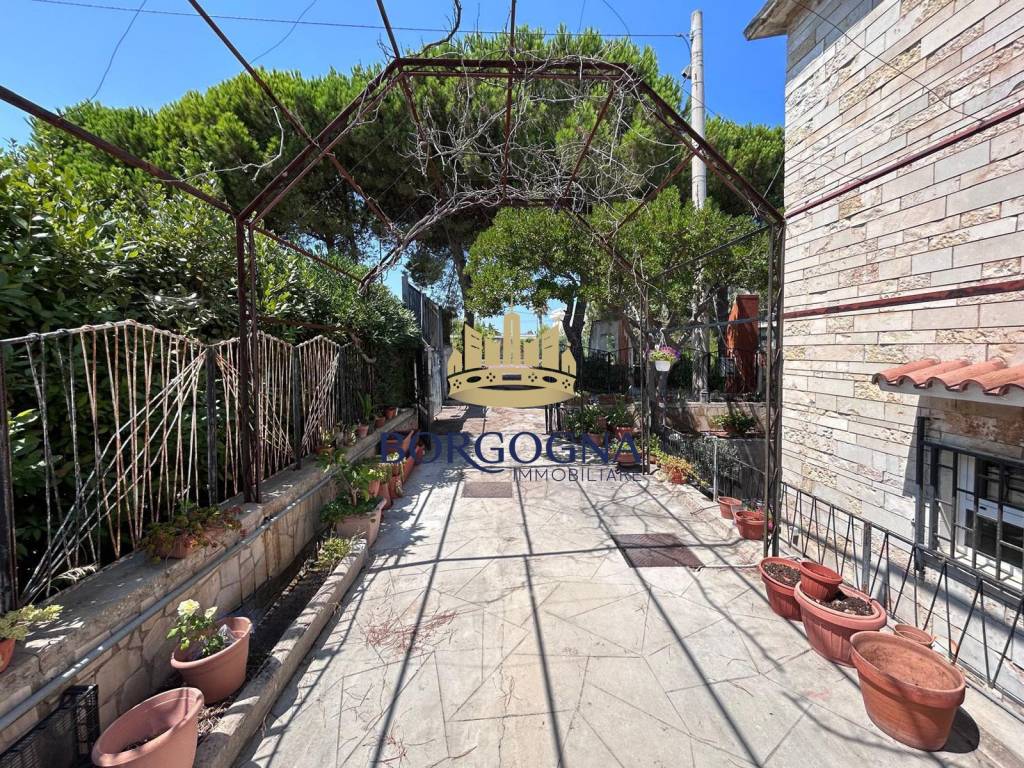 Villa a Bari in Via Angelantonio Maiorano - Foto 4