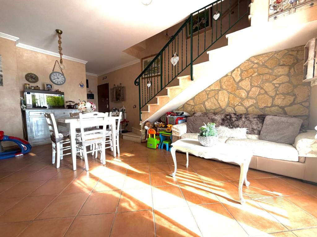 Appartamento a Guidonia montecelio in Via Gian Lorenzo Bernini - Foto 2
