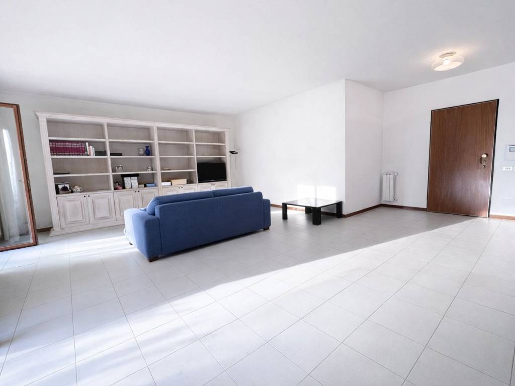 Appartamento a Prato in Via Alfredo Guarducci, 29 - Foto 2