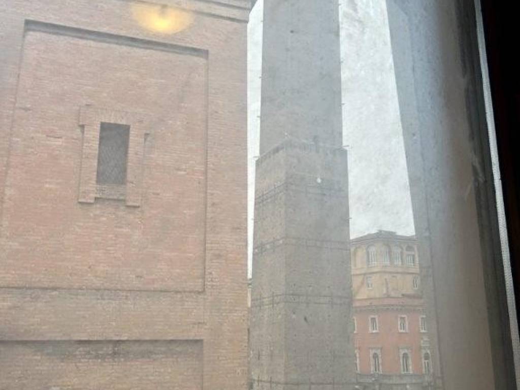 Appartamento a Bologna in Piazza di Porta Ravegnana - Foto 2