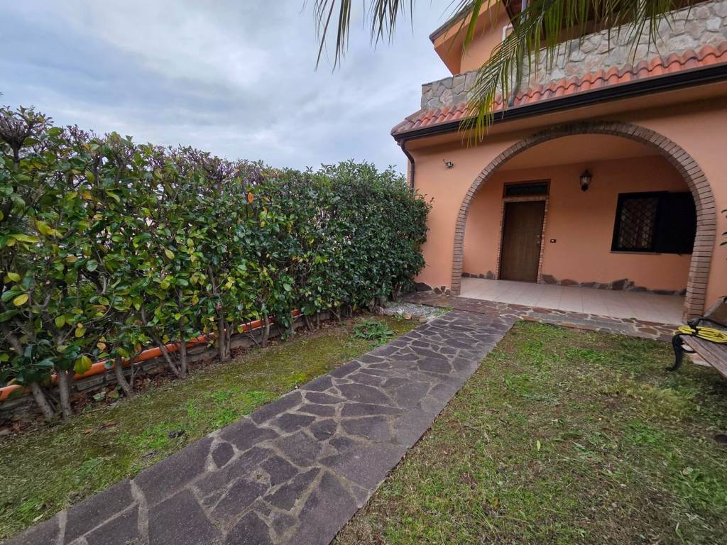 Villa a Diamante in Via Panoramica - Foto 2