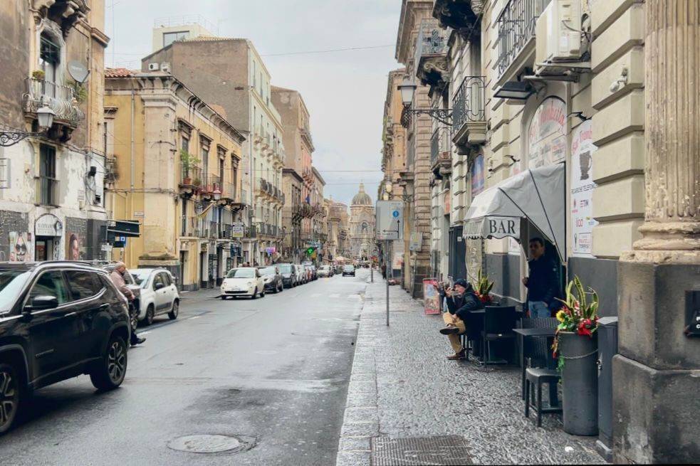 Appartamento a Catania in via Giuseppe Garibaldi, 97 - Foto 2