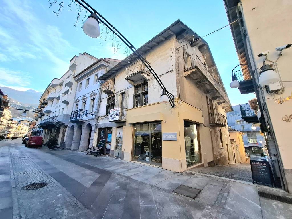 Palazzo / stabile a Saint-vincent in Via E. Chanoux - Foto 2