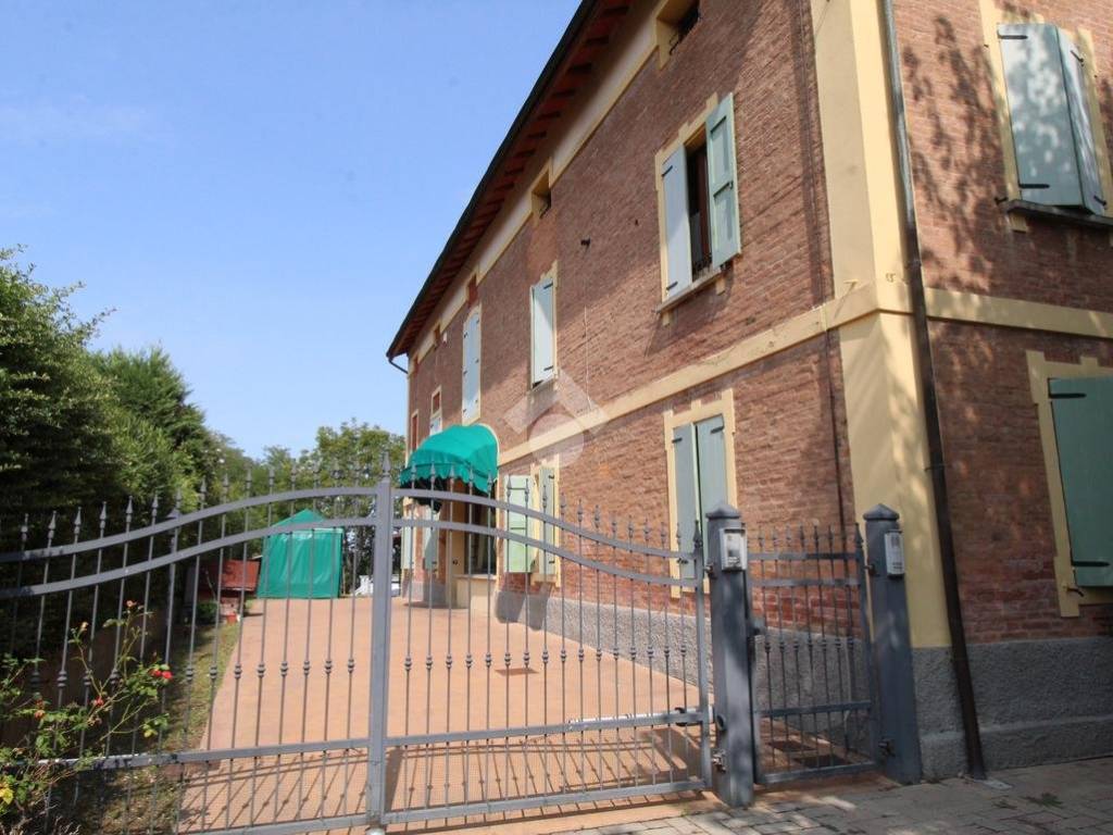 Casa indipendente a Casalgrande in Via Canale, 1 - Foto 2