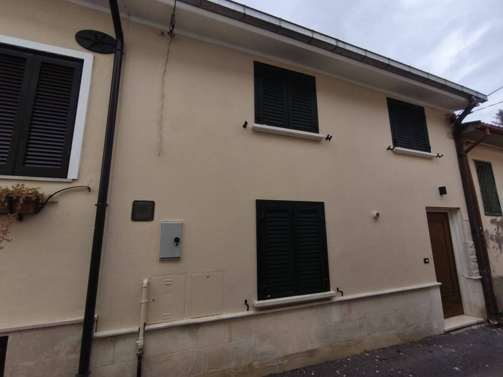 Appartamento a Pizzoli in Via Villa Perilli, 11 - Foto 3
