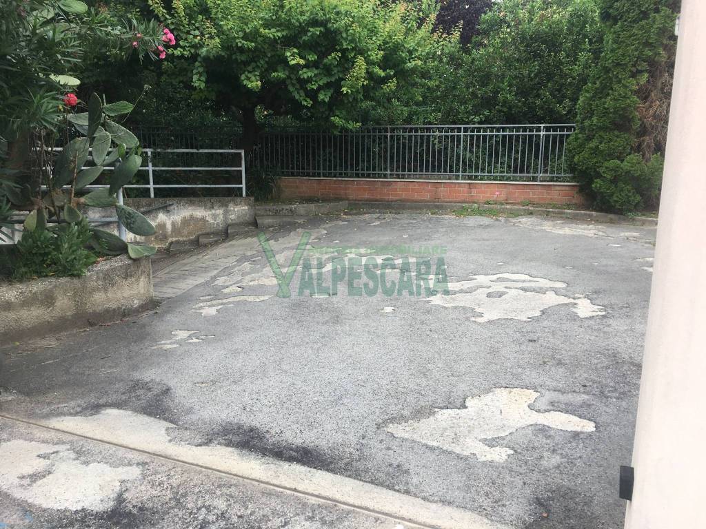 Box / garage a Chieti in Viale dell'Unità d'Italia, 32 - Foto 2