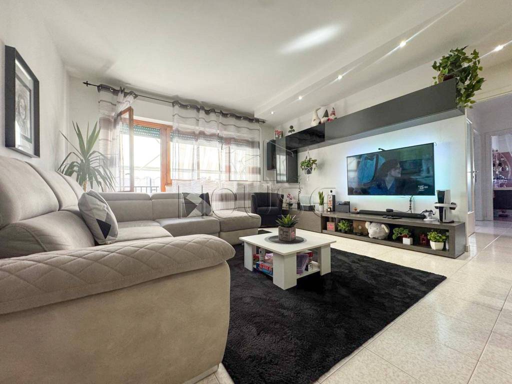 Appartamento a Città di castello in Viale Sempione, Città di Castello, Perugia, Umbria, 06012, Italia, 1 - Foto 3