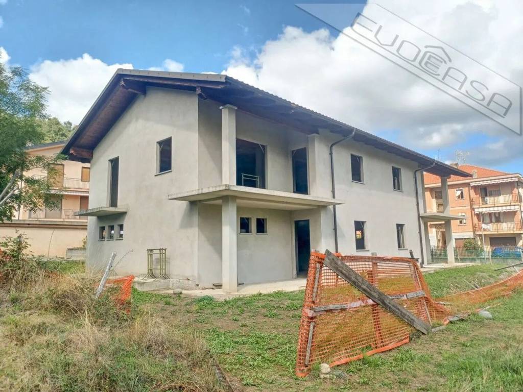 Villa a Paesana in Via Domenica Nicolini - Foto 2