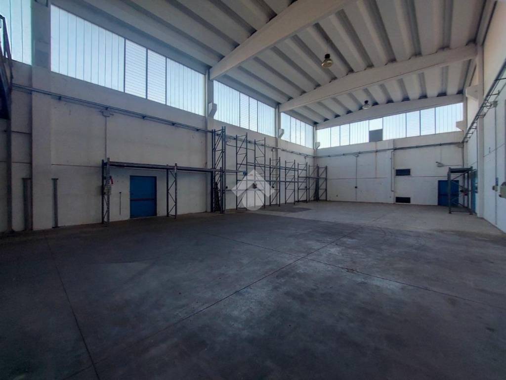Immobile a Cremona in Via delle industrie, 19 - Foto 2