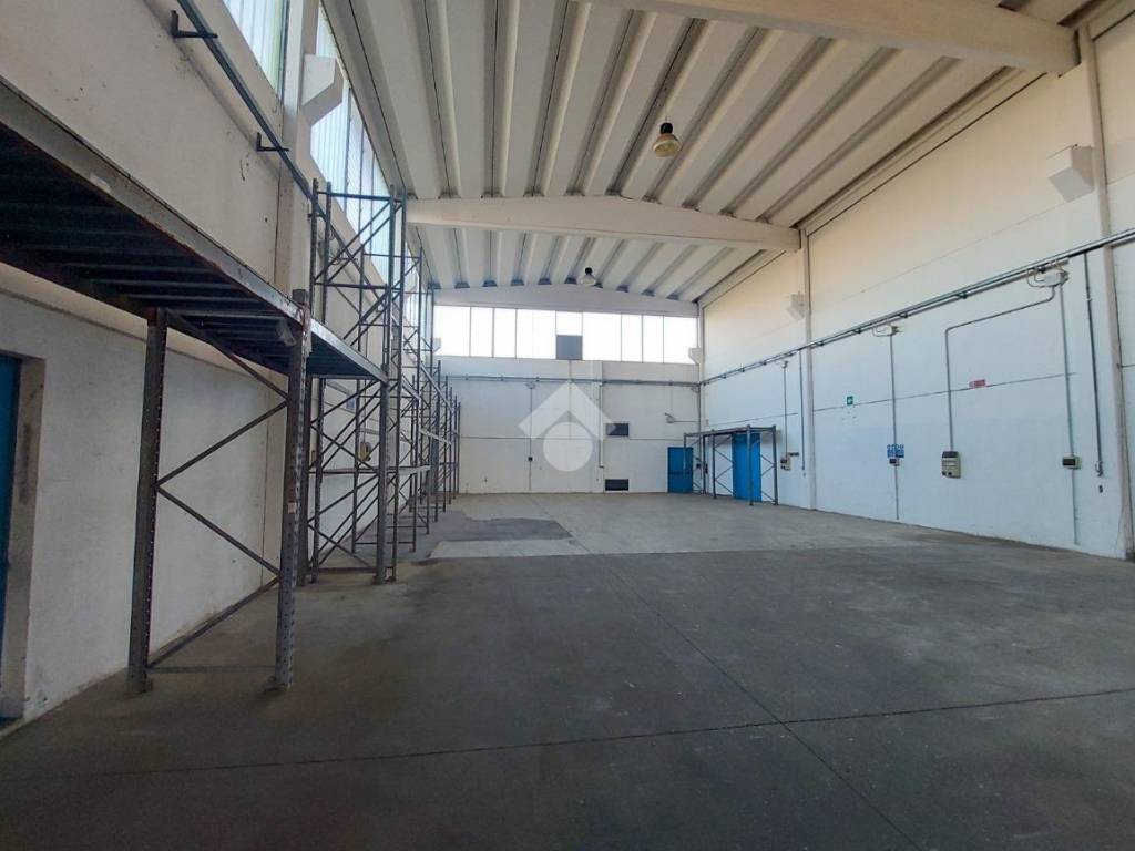 Immobile a Cremona in Via delle industrie, 19 - Foto 3