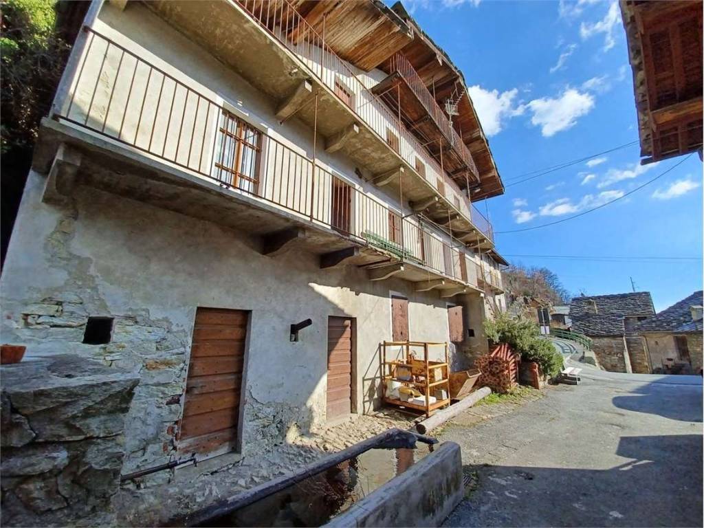 Casa indipendente a Pont-saint-martin - Foto 2