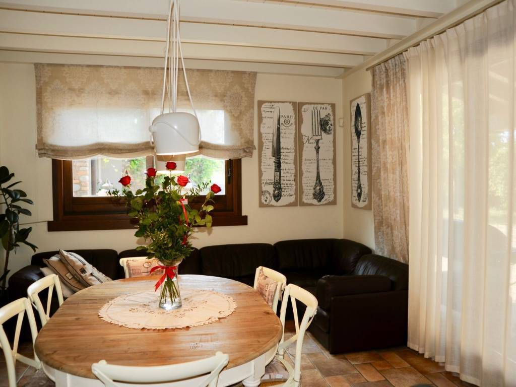 Villa a Castiglione delle stiviere in Palazzina S.N.C. - Foto 4