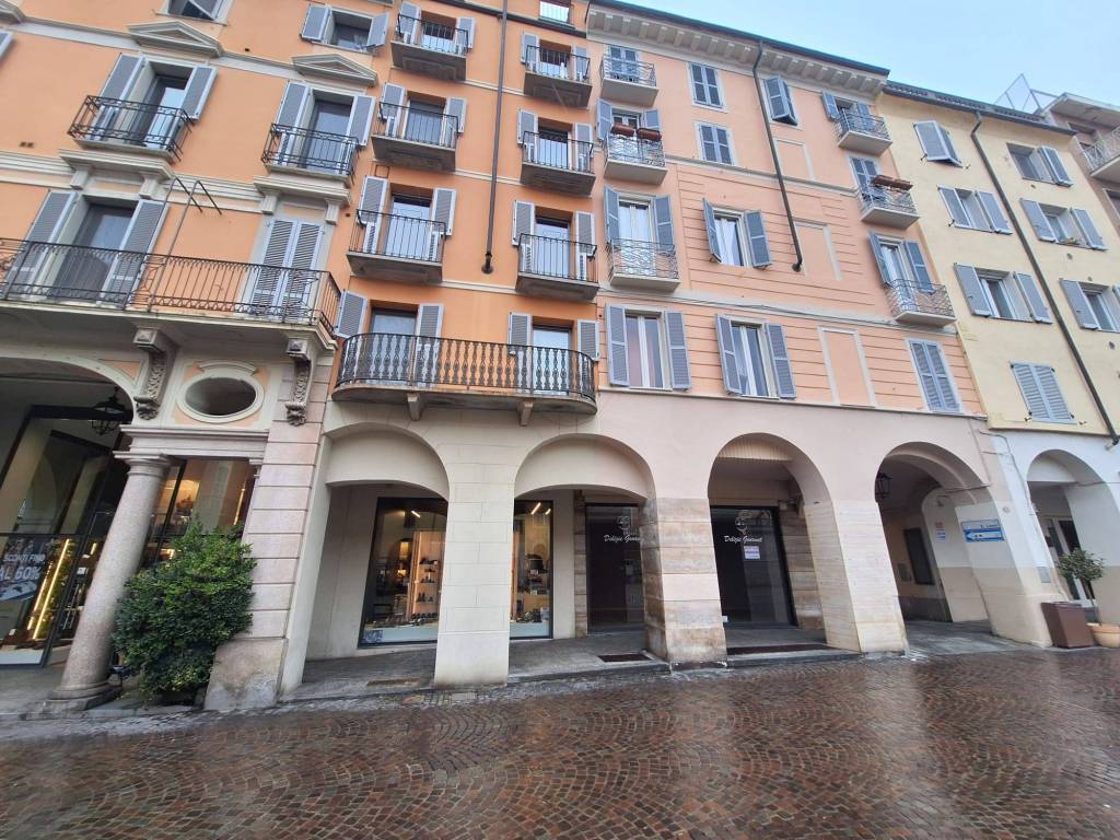 Immobile a Casale monferrato in Piazza Giuseppe Mazzini, 15 - Foto 2
