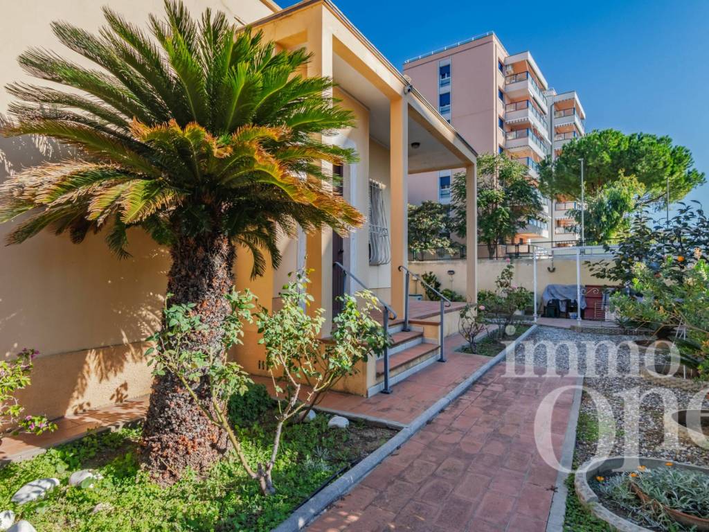 Villa a Livorno in VIA GOITO , 141 - Foto 2