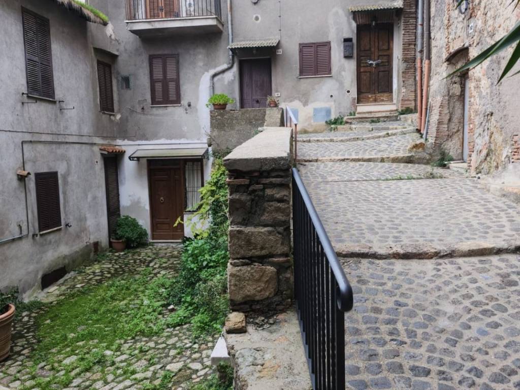 Appartamento a Tolfa in Via Roma - Foto 3