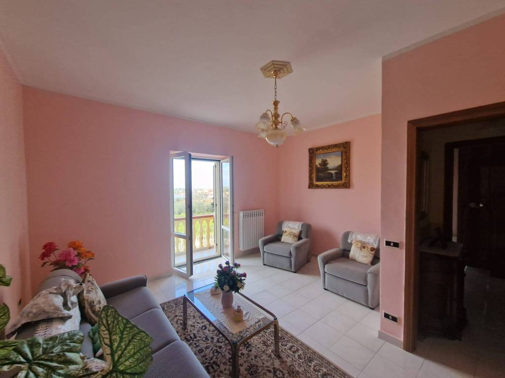 Villa a Crotone in Via dei Garofani, 5 - Foto 5
