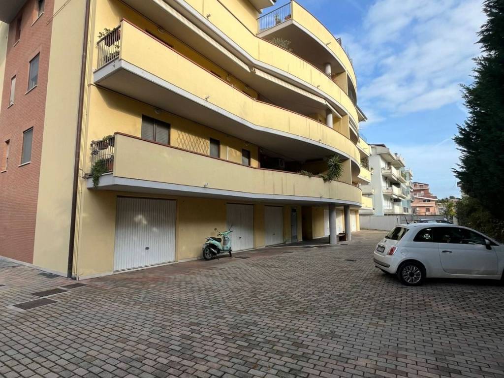 Appartamento a Montesilvano in Via Belice, 13 - Foto 3