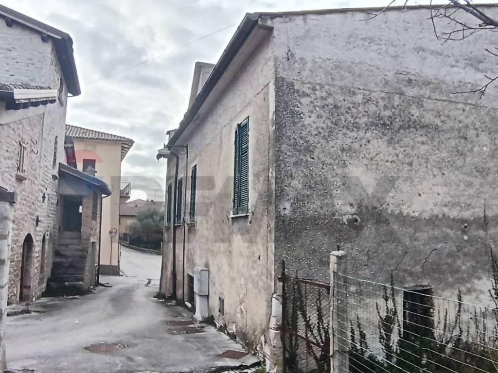 Casa indipendente a Gualdo tadino in Frazione Rigali, 42 - Foto 2