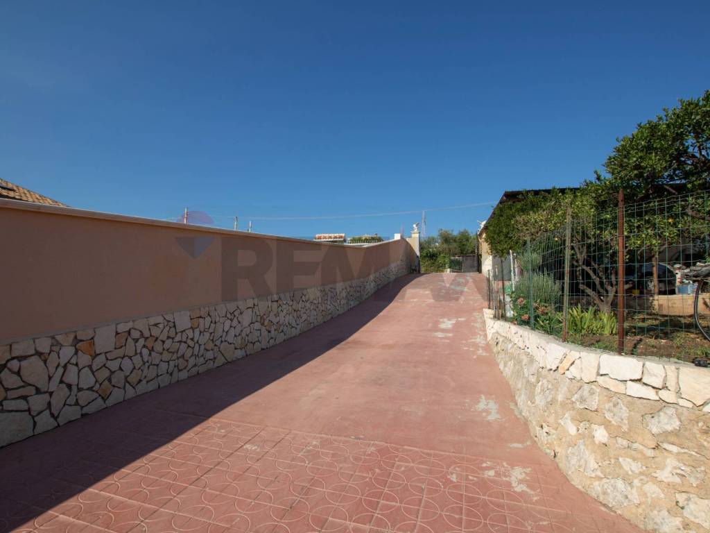 Villa a Siracusa in via Luigi Volpicelli, 46 - Foto 2