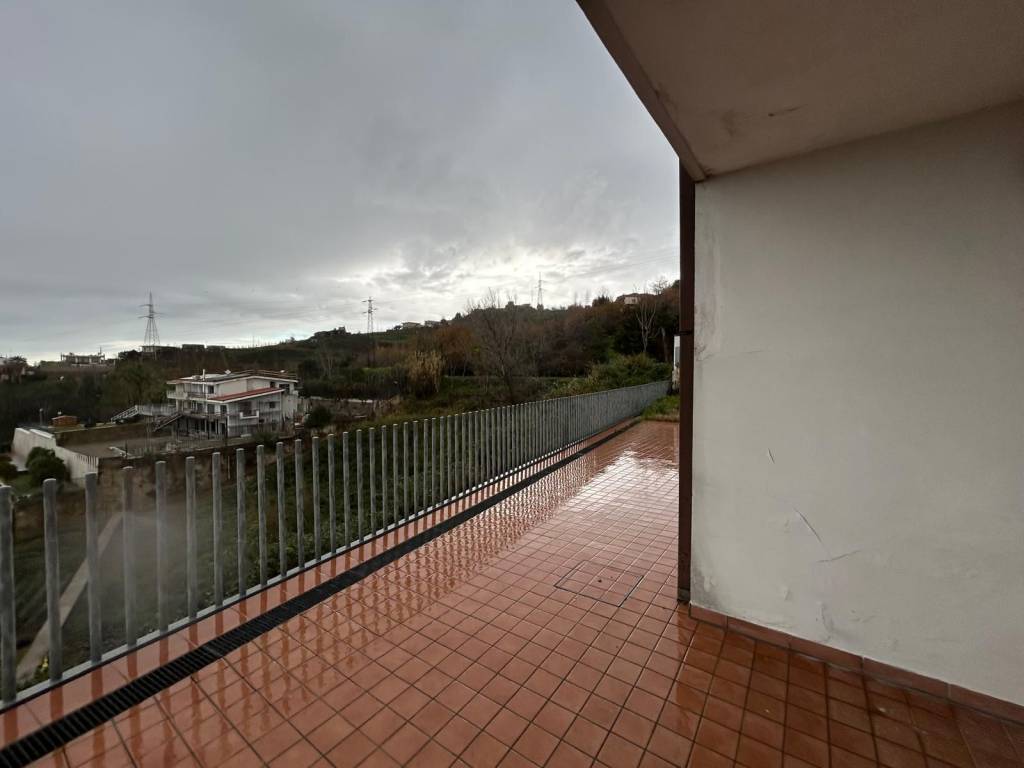Villa a Pozzuoli in Via Solfatara - Foto 3