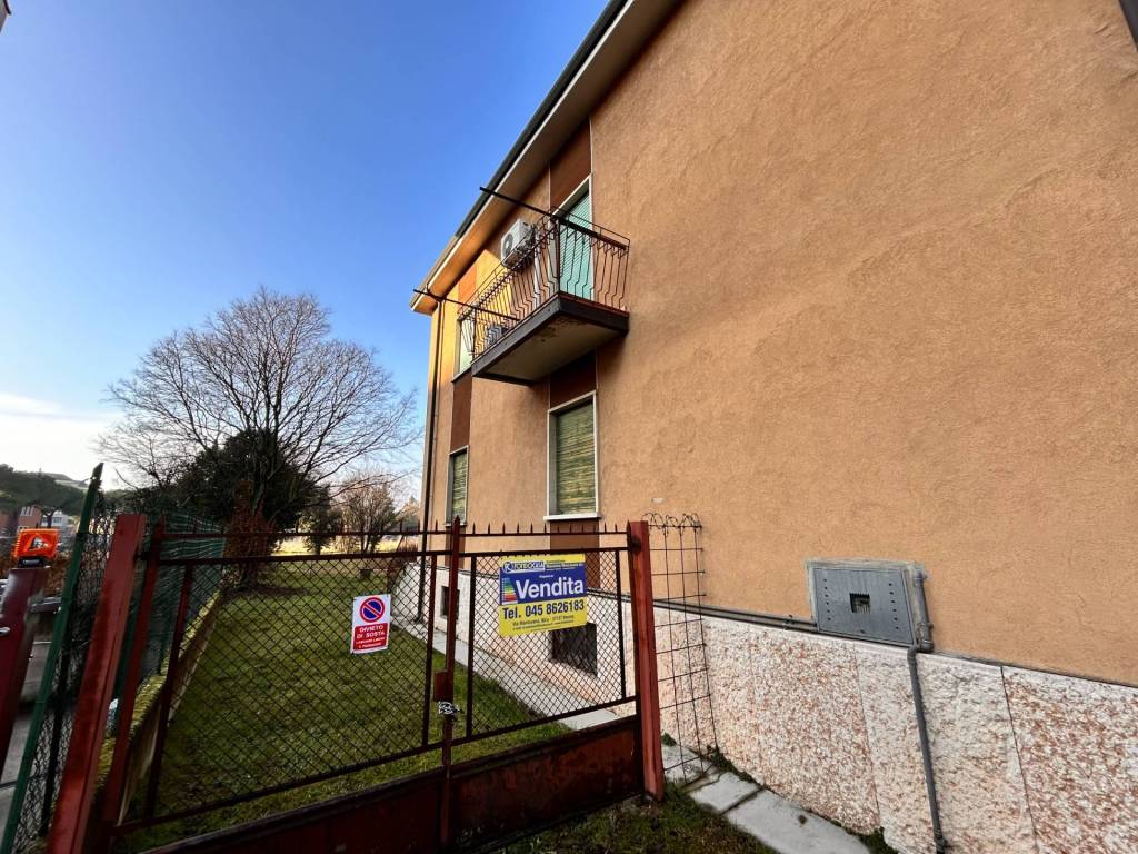Villa a Verona in Via Chioda, 27 - Foto 2