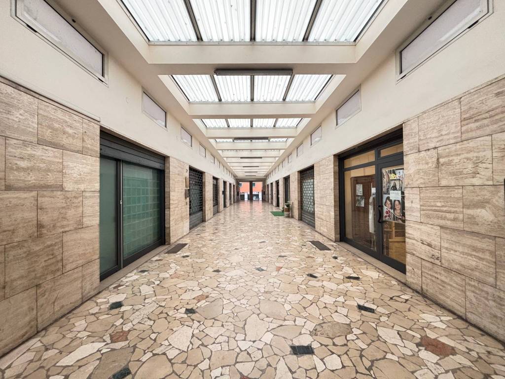 Appartamento a Verona in Via Guglielmo Marconi - Foto 5