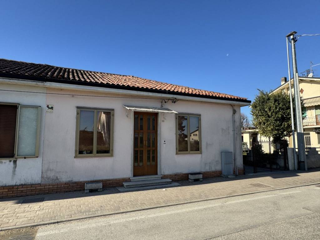 Villa a Lonigo in Via Pozzola 27 - Foto 2
