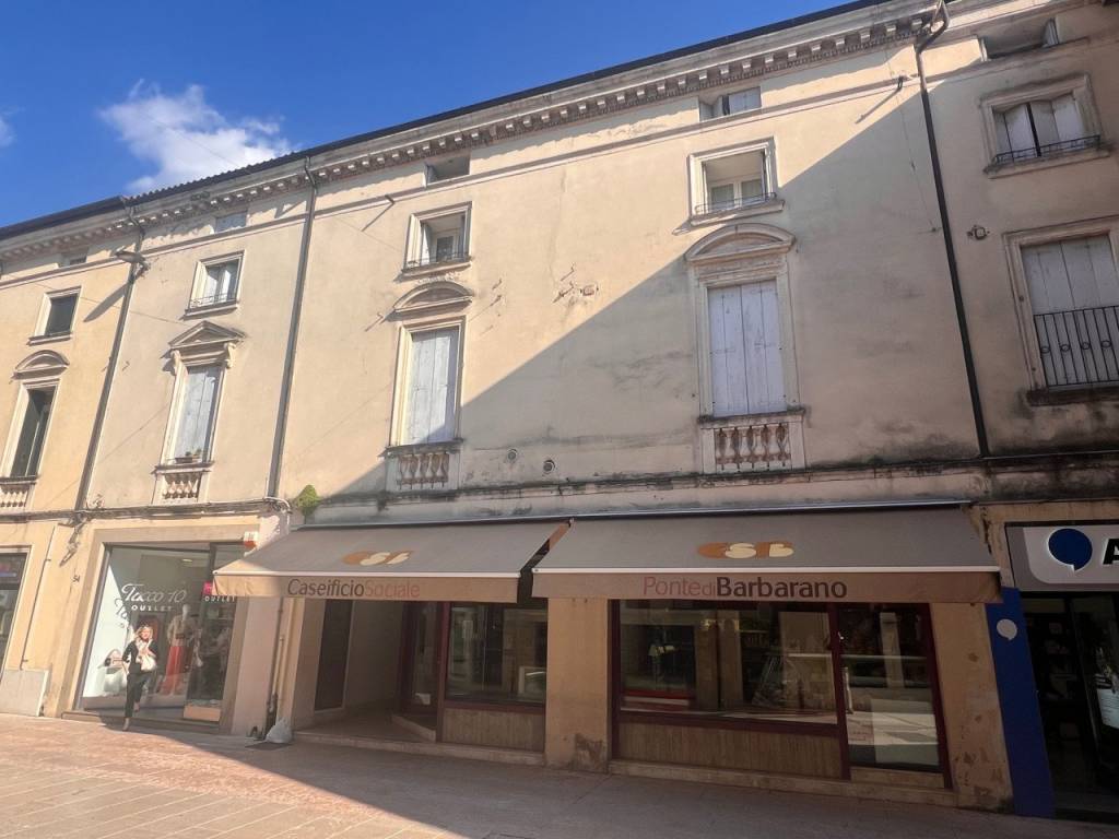 Appartamento a Lonigo in Via Giuseppe Garibaldi, 52 - Foto 2