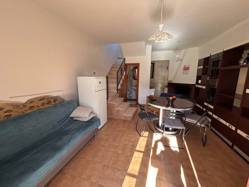 Casa indipendente a Tossicia in Piazza del Mercato - Foto 5