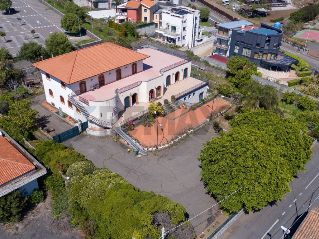 Villa a Acireale in Via Gurne, 5 - Foto 2