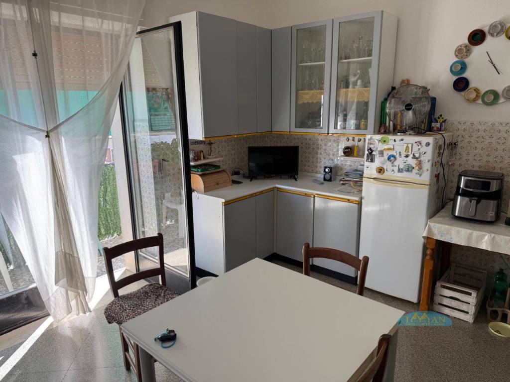 Appartamento a Ceglie messapica in Via Cristoforo Colombo - Foto 2