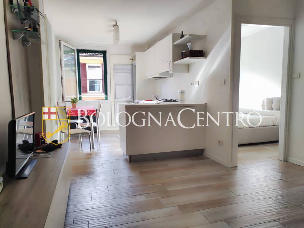 Appartamento a Bologna in Via Castiglione ad.ze - Foto 2