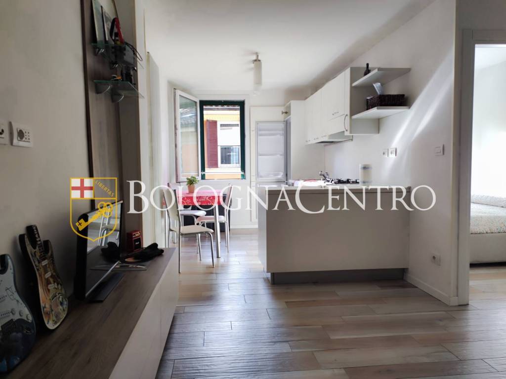 Appartamento a Bologna in Via Castiglione ad.ze - Foto 4