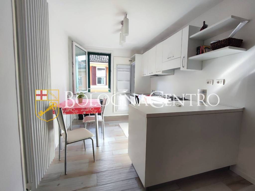 Appartamento a Bologna in Via Castiglione ad.ze - Foto 5