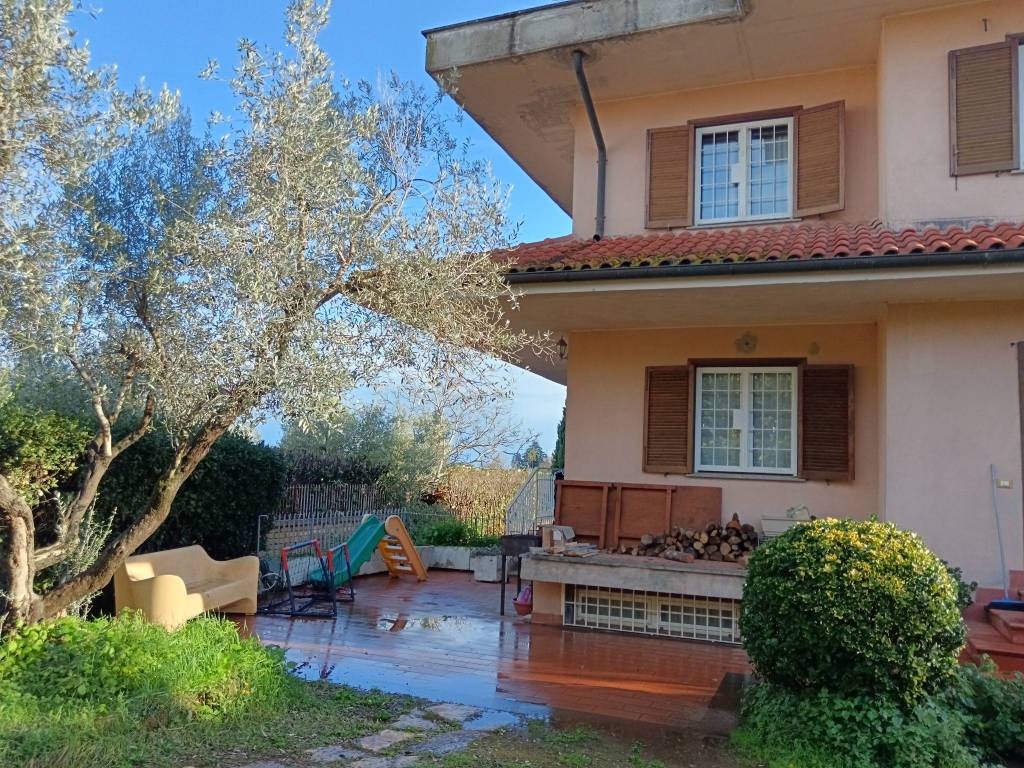 Villa a Castelnuovo di porto in Via Monte Calcara, 7 - Foto 3