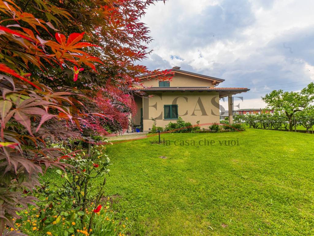 Villa a Nembro in Via Rotone, 27 - Foto 2