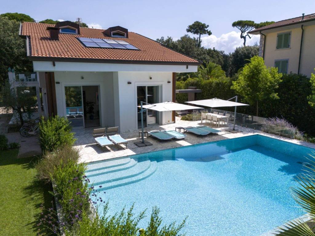 Villa a Pietrasanta in via cortona, 66 - Foto 2