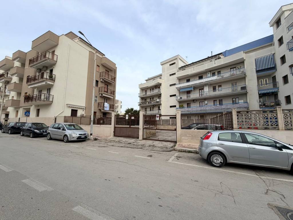 Appartamento a Trani in Via Claudio Giordano, 3 - Foto 2