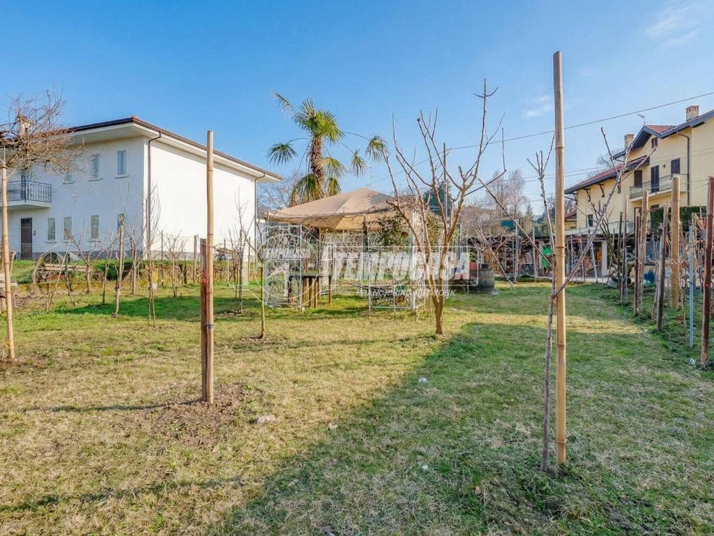 Villa a Dormelletto in Via XXV Aprile - Foto 4
