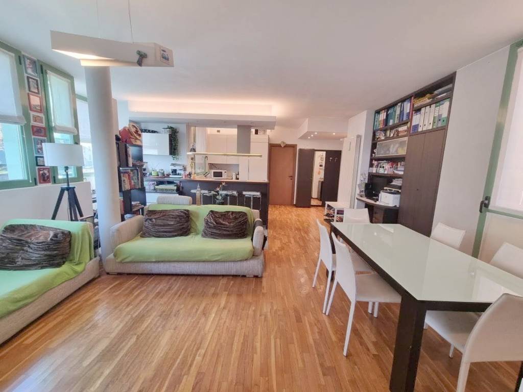 Appartamento a Lecco in Corso San Michele del Carso, 13 - Foto 3