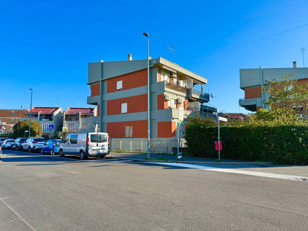 Box / garage a Cerveteri in Via Mario Pelagalli - Foto 2