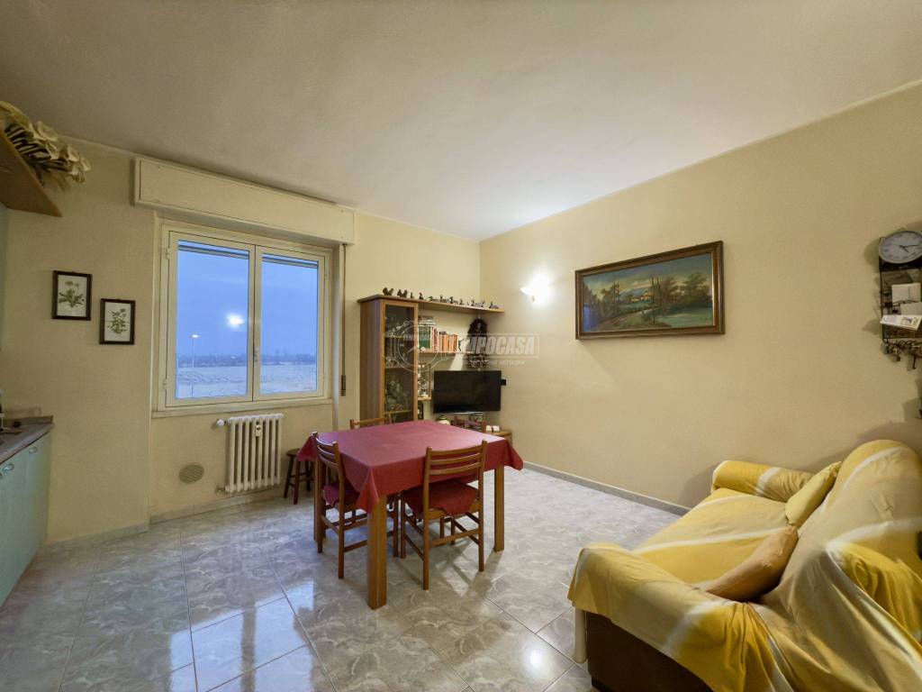Appartamento a Rozzano in Via Eugenio Curiel - Foto 3
