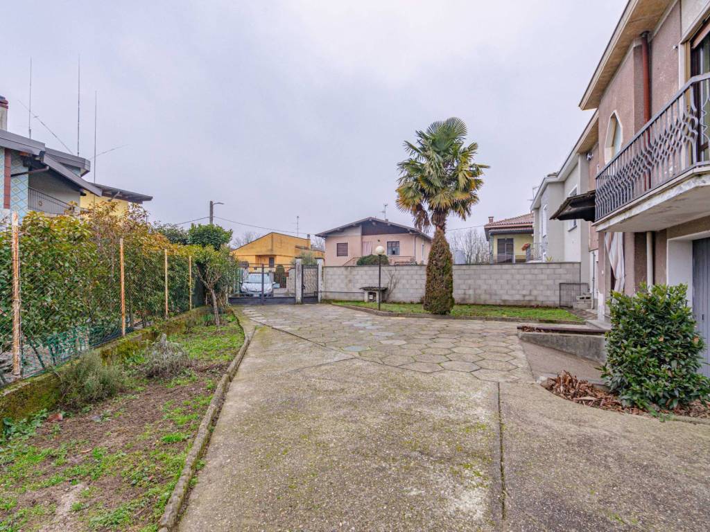 Villa a Vigevano in Via Martiri di Boves 35 - Foto 4