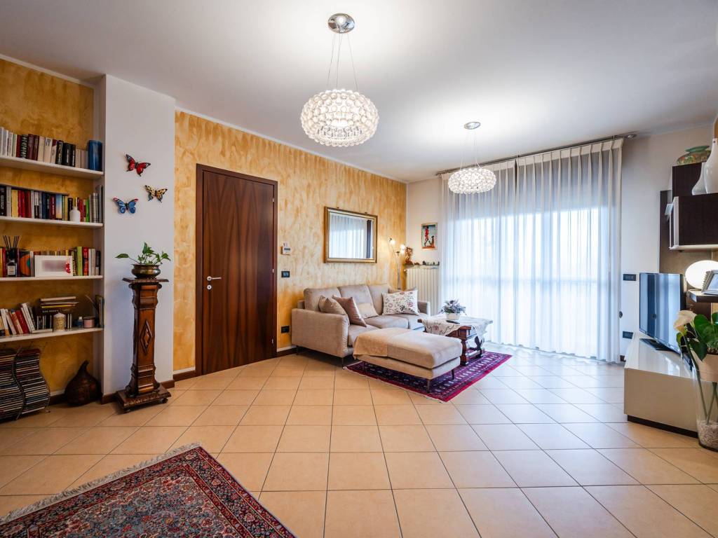 Appartamento a Reggio emilia in Via Divisione Acqui - Foto 2