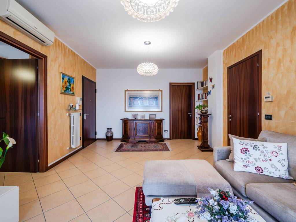 Appartamento a Reggio emilia in Via Divisione Acqui - Foto 4
