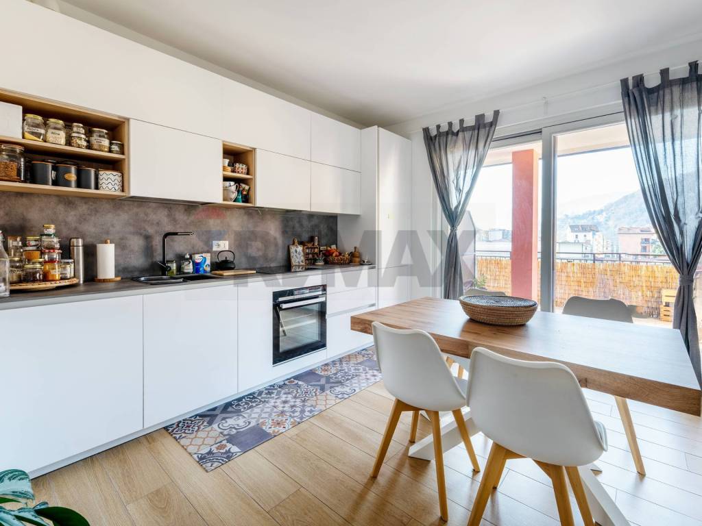 Appartamento a Verbania in Via Muller - Foto 3