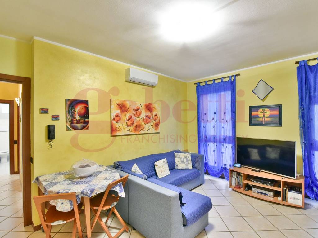 Appartamento a Mariano comense in Piazza Roma, 1 - Foto 2