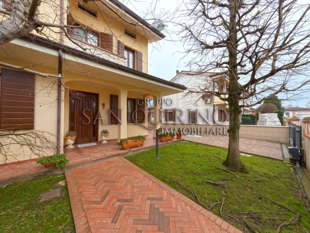 Villa a Dosolo in VIA EUROPA, 20 - Foto 3